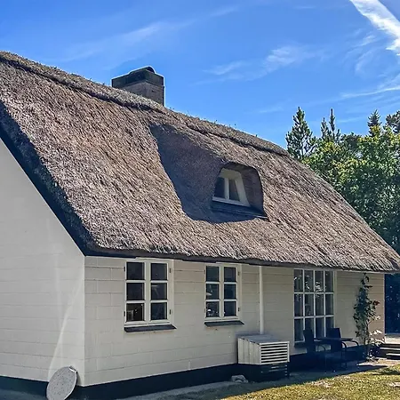 4 Bedroom Awesome In Prázdninový dům *