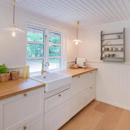 Σπίτι διακοπών 4 Bedroom Awesome In *