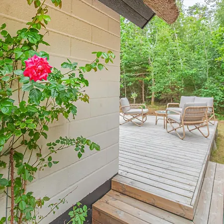4 Bedroom Awesome In Prázdninový dům Pandrup
