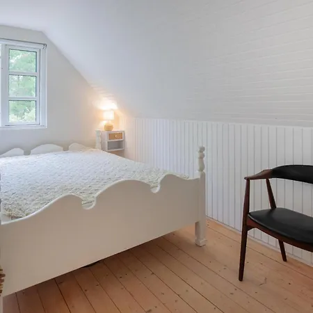 4 Bedroom Awesome In *