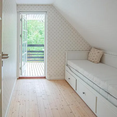 Σπίτι διακοπών 4 Bedroom Awesome In *